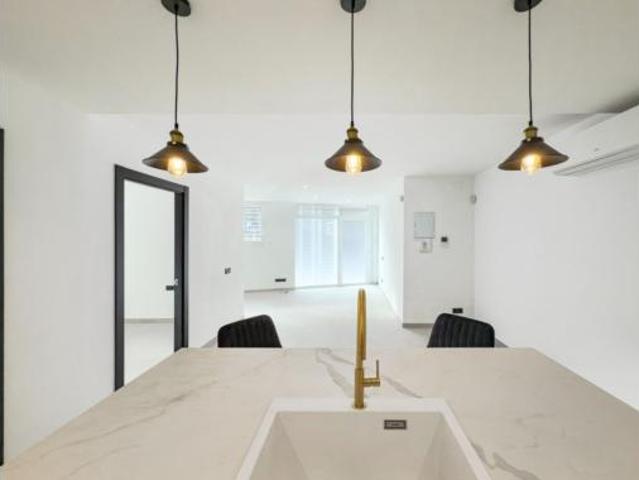 Piso en venta en Nucli Antic, Garraf