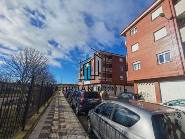 Piso en venta en Navatejera, Villaquilambre