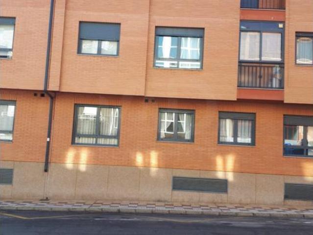 Piso en venta en Navatejera, Villaquilambre