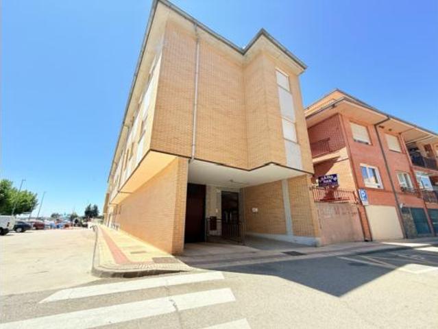 Piso en venta en Villares De La Reina, Aldeaseca de Armuña