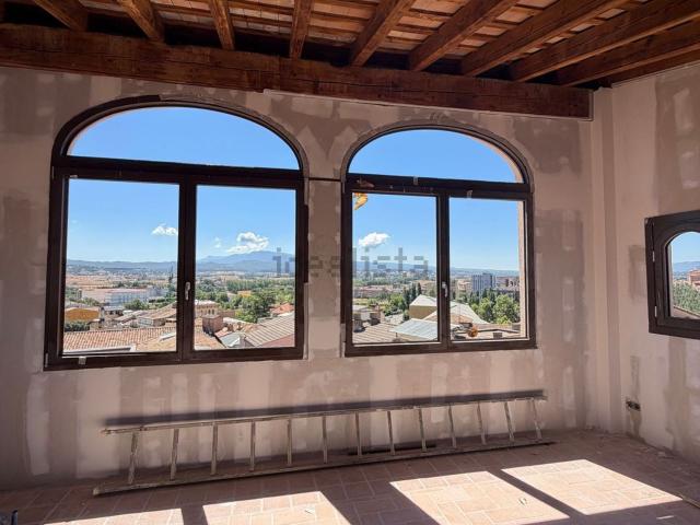 Ático en venta en Barri dels Caputxins, Osona