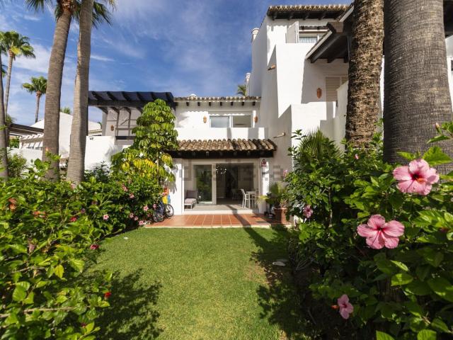 Dúplex en venta en Estepona, El Saladillo