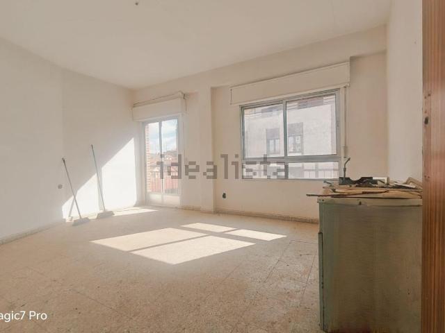 Piso en venta en Los Almendros, Zamora