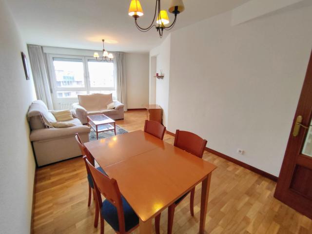 Apartamento en alquiler en Ermitagaña-Mendebaldea, Iruñerria