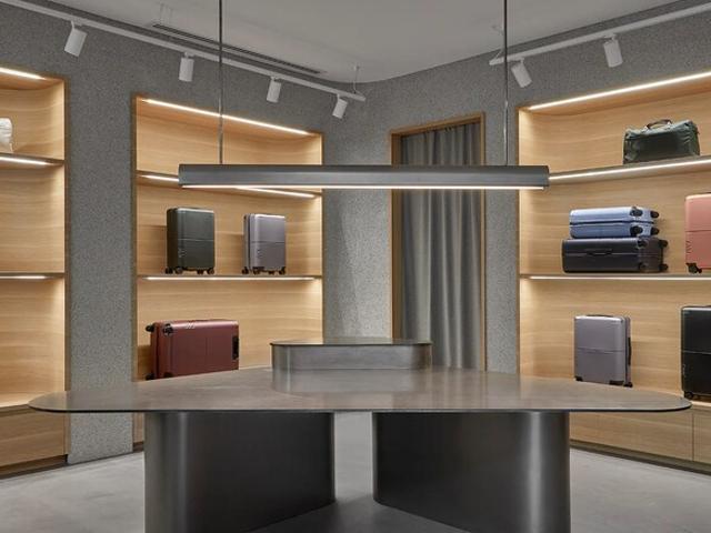 Commercial for rent in Deri