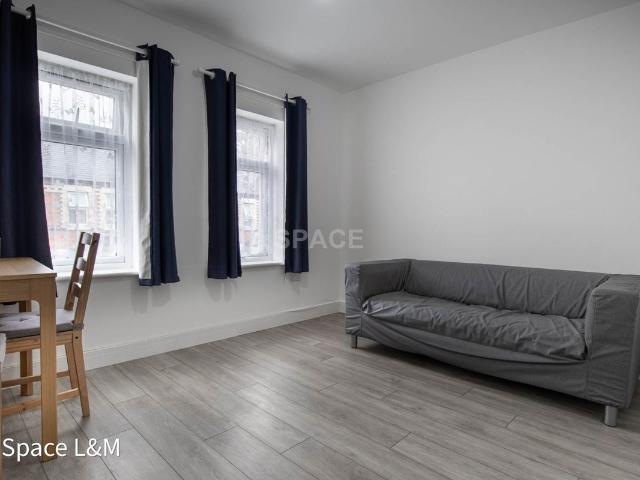 Apartment for rent in Newtown, Reading