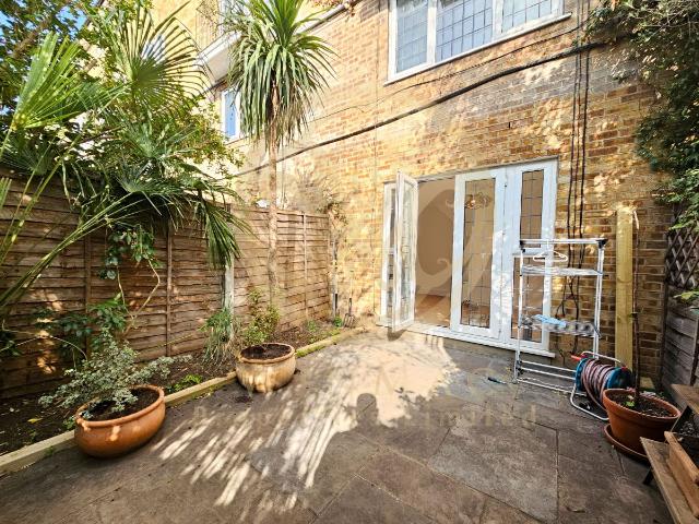 House for rent in Pitfield Estate, Greater London