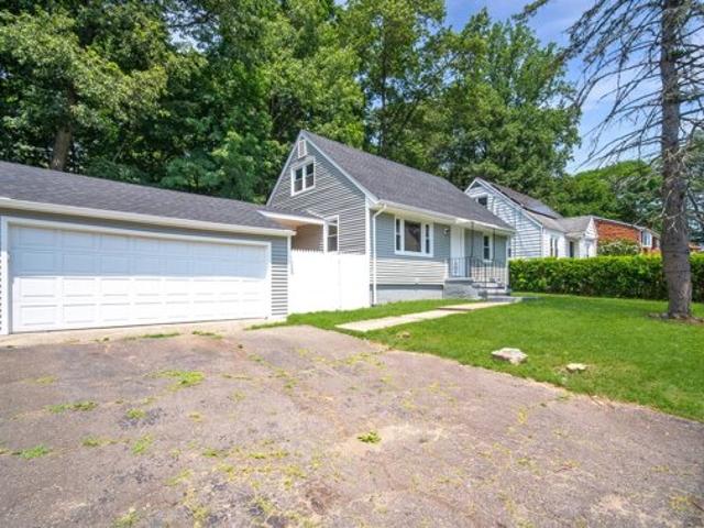 House for sale in Bridgeport