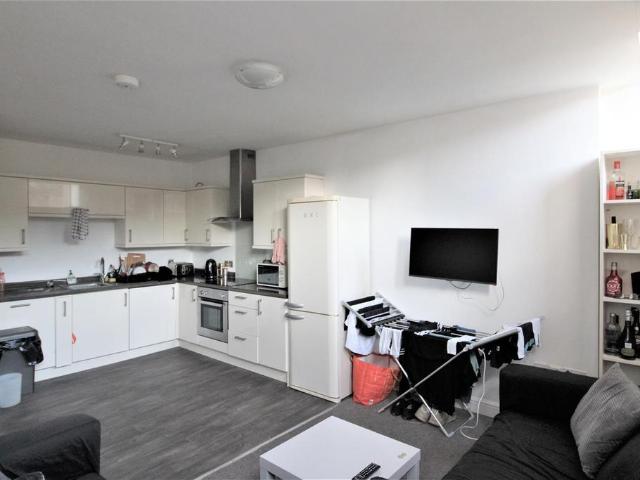 Apartment for rent in Moorlands, Bare