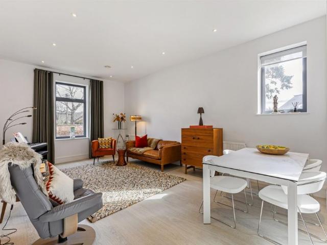 Apartment for rent in Lynworth, Golden Valley