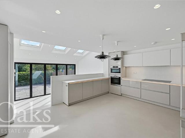 House for rent in London Borough of Croydon, Greater London