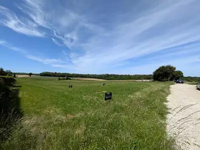 Terrain vente à Bourg-en-Bresse, Pizay