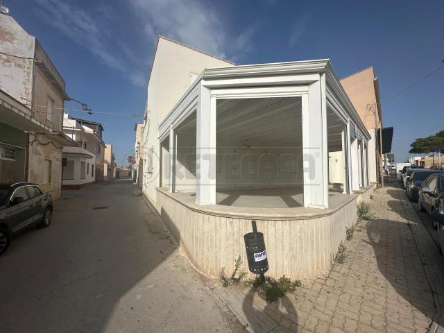 Locale Commerciale in vendita a Tre Fontane, Campobello Di Mazara
