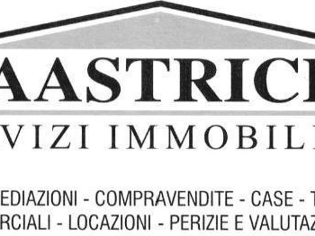 Locale Commerciale in vendita a Carrara San Giorgio, Veneto