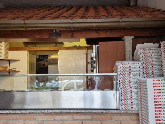 Locale Commerciale in vendita a Centro, Gallarate