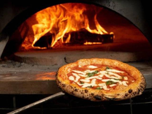 Locale Commerciale in vendita a Comunità Alta Valsugana e Bersntol, Levico Terme