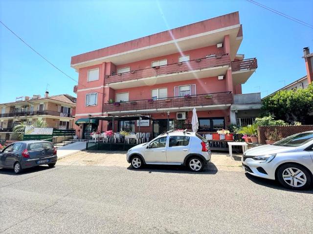 Locale Commerciale in vendita a Nepi, Lazio