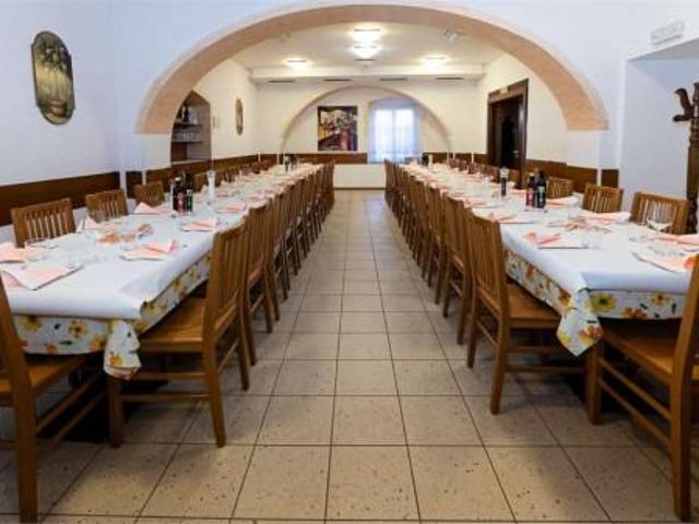 Locale Commerciale in vendita a Comunità della Vallagarina, Borgo Sacco