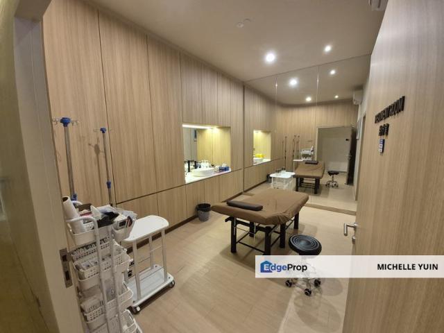 Shop for sale in Petaling, Damansara Damai