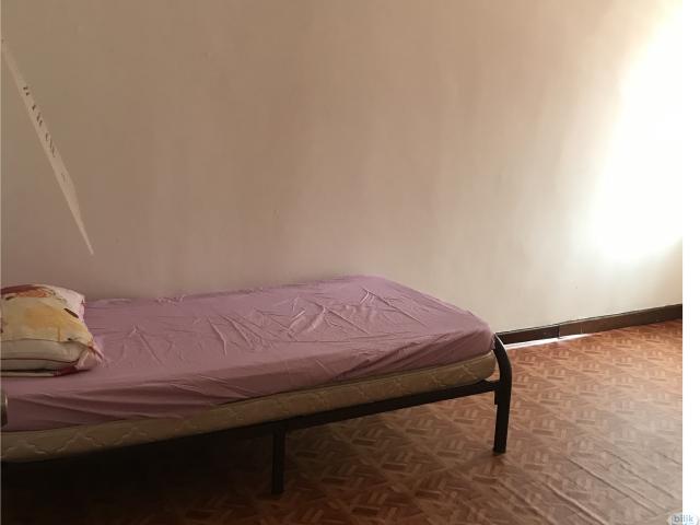 Room for rent in Petaling, Alam Impian