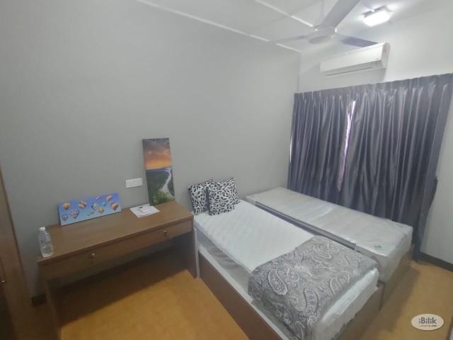 Room for rent in PJU 6, Petaling Jaya