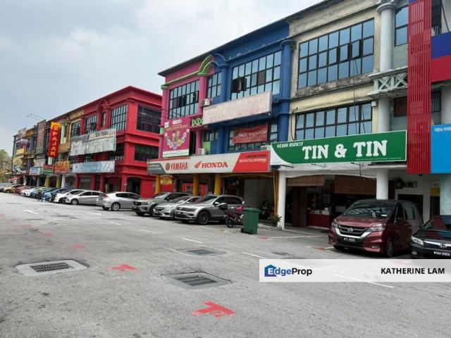 Shop for rent in Petaling, Damansara Damai