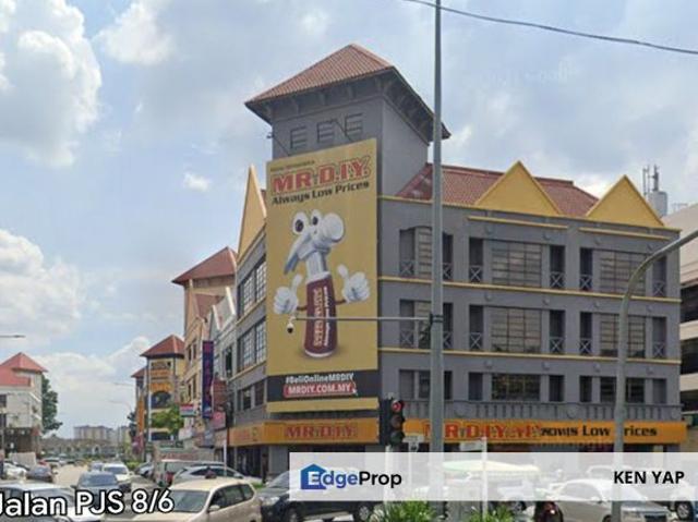 Shop for rent in Petaling Jaya, Petaling