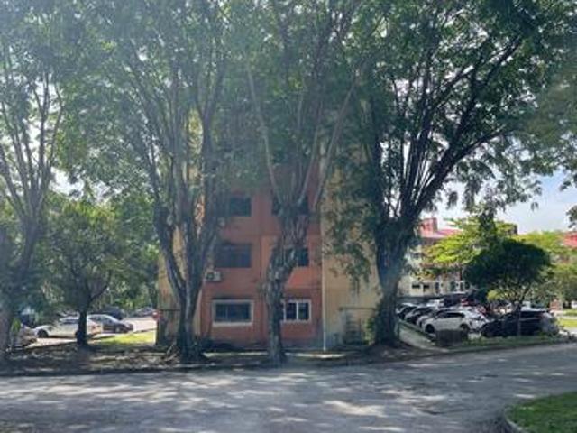 Flat for sale in Petaling, Alam Impian