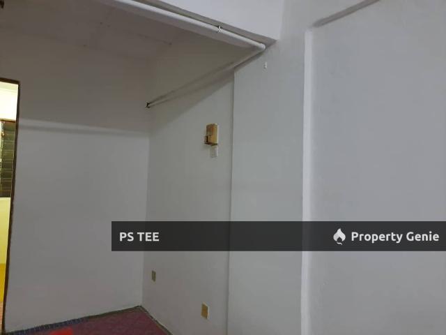 Flat for sale in Petaling, Alam Impian