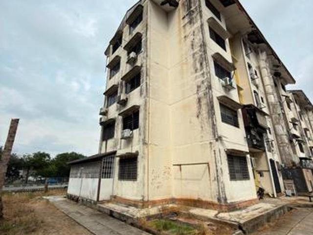 Flat for sale in Petaling, Alam Impian