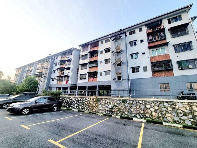 Flat for sale in Kajang, Langat