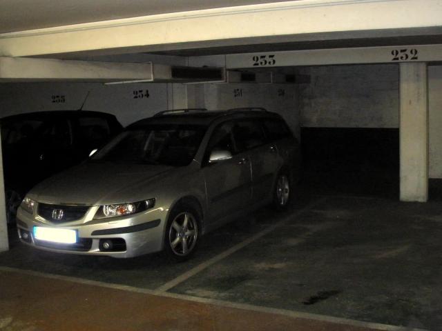 Garage vente à Paris, Île-de-France