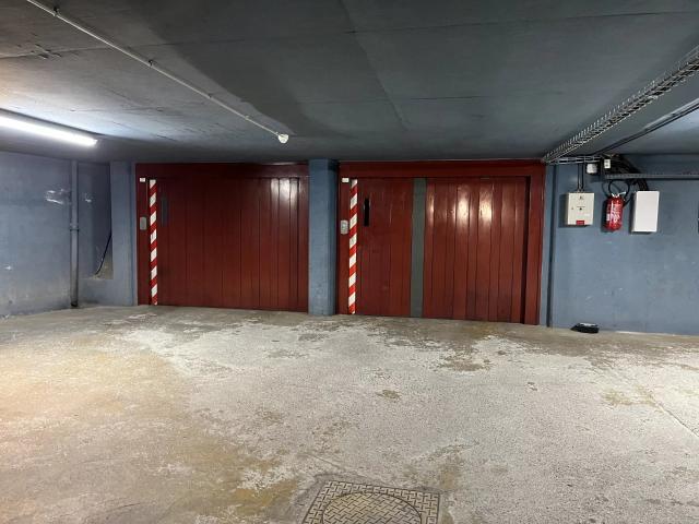 Garage vente à Paris, Île-de-France