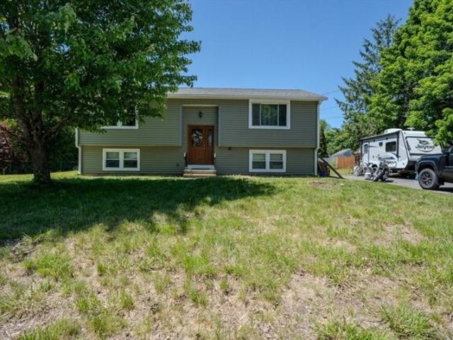 House for sale in Pepperell, Massachusetts
