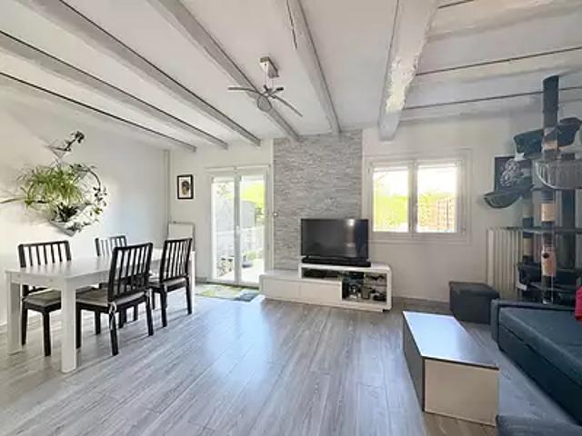 Maison vente à Versailles, Plaisir