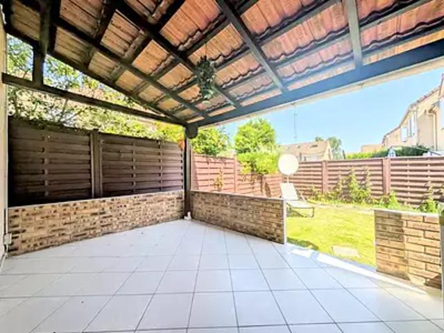 Maison vente à Versailles, Plaisir