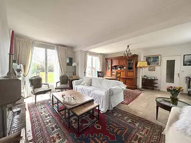 Maison vente à Versailles, Plaisir
