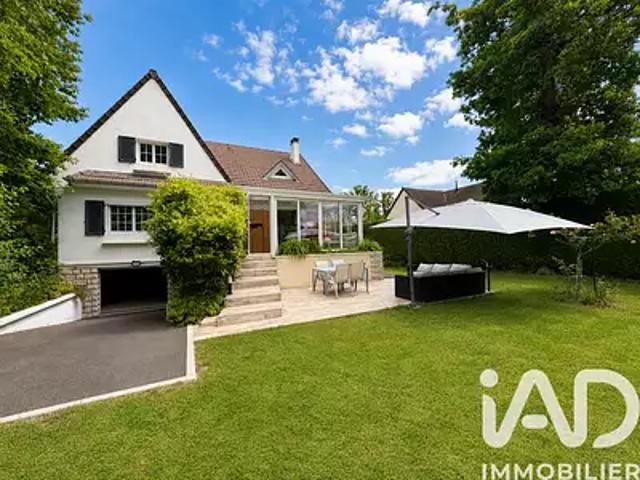 Maison vente à Versailles, Plaisir