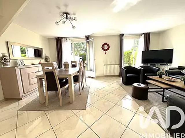 Maison vente à Versailles, Plaisir