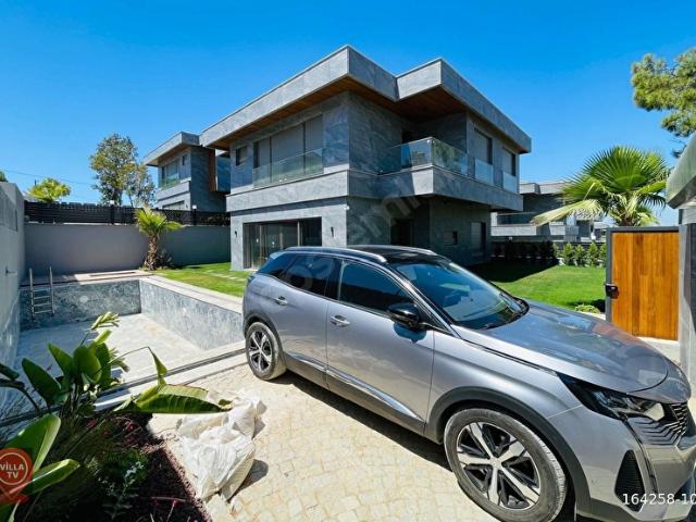 Kuşadasi, Aydin içerisinde satılık Villa