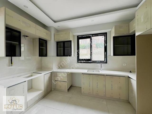 Plajyolu SGK, İzmit içerisinde satılık mülk