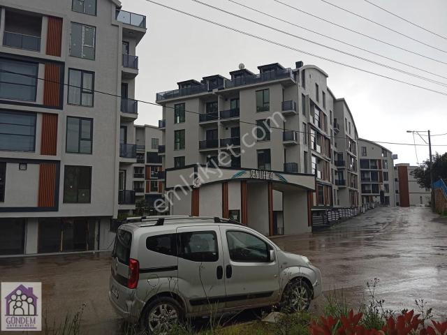 İzmit, Kocaeli içerisinde kiralık mülk