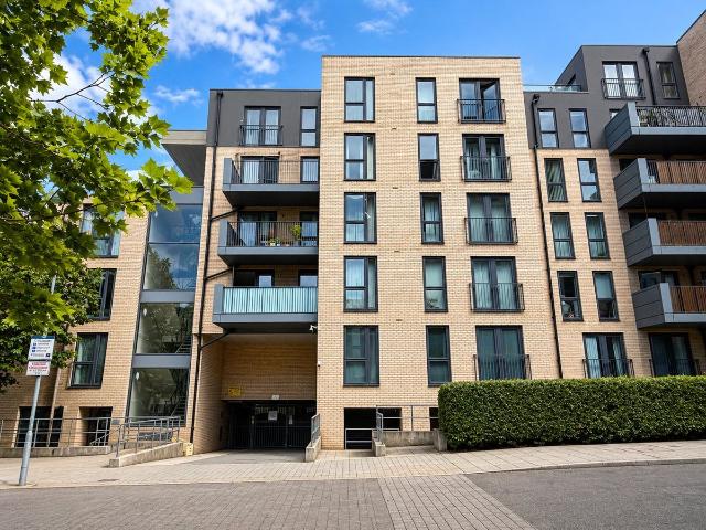 Apartment for rent in Colindale, Greater London