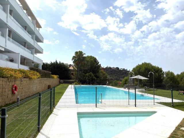 Piso en alquiler en Los Arqueros, Benahavís