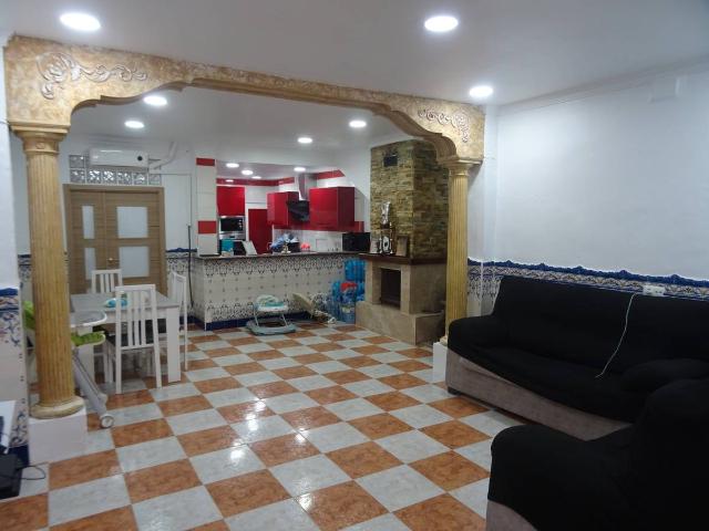 Piso en venta en Algemesí, el Raval