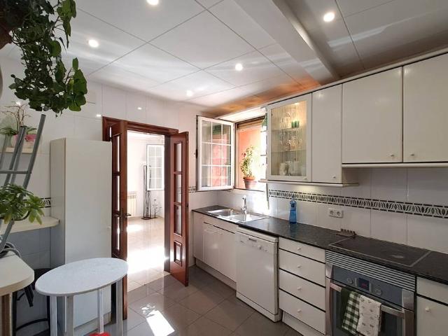Piso en venta en Castellbisbal, Santa Teresita