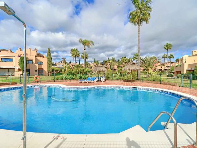 Piso en venta en Barriada Islas Canarias, Costa del Sol Occidental