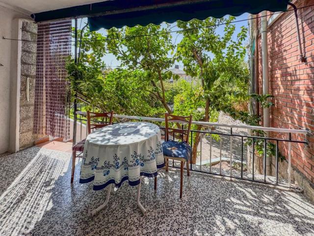 Piso en venta en La Adrada