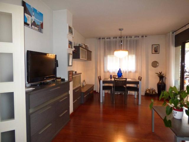 Piso en venta en Sant Martí, Cerdanyola Del Vallès