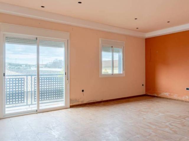 Piso en venta en Moriles